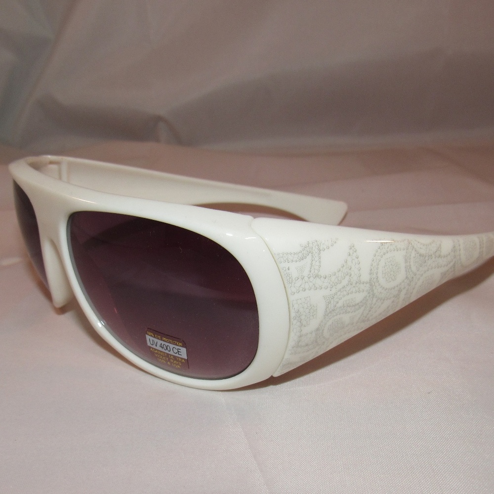 Fancy White Sunglasses Wide Temple Arm NEW - Picture 1 of 5